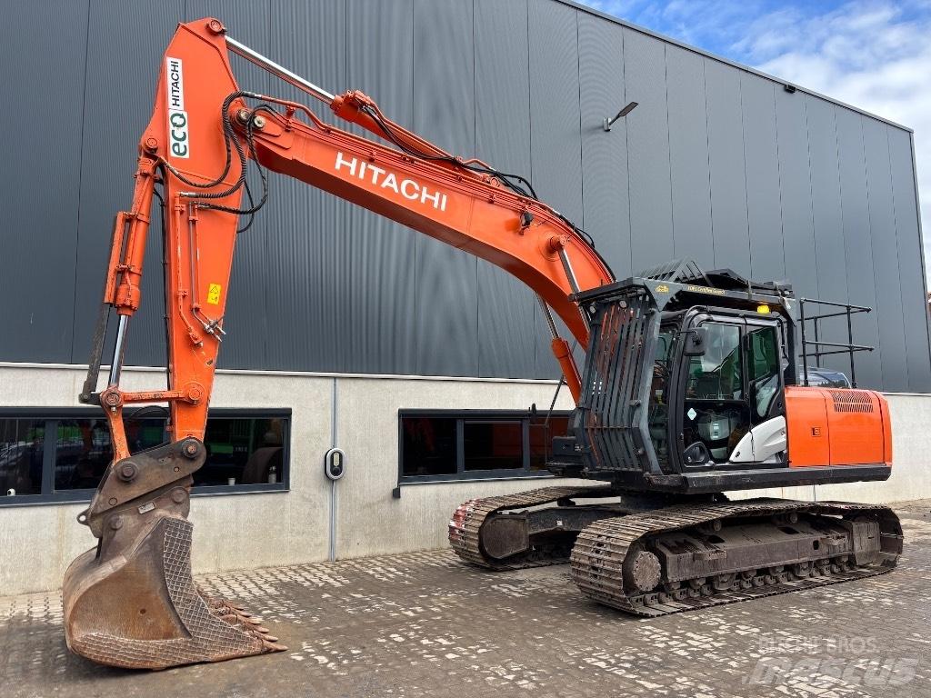 Hitachi ZX 210 LC-6 Paletli ekskavatörler