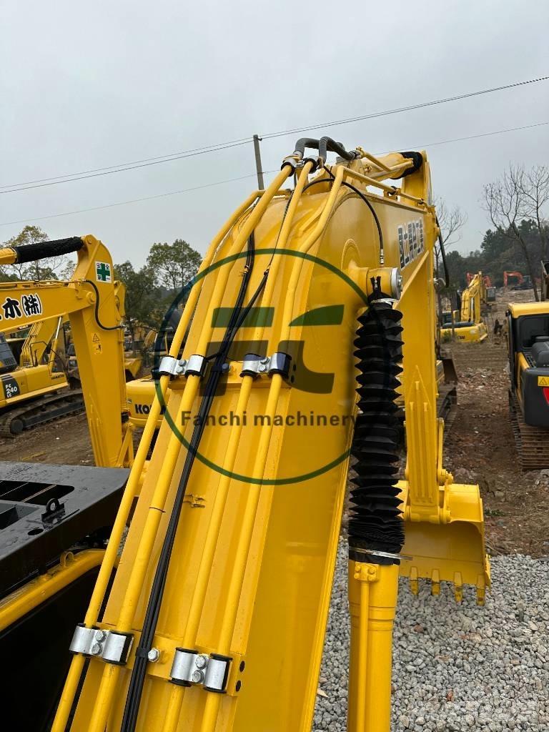 Komatsu PC 200-8 Paletli ekskavatörler