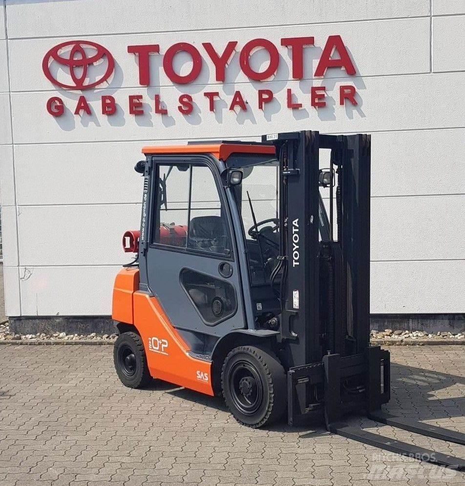 Toyota 02-8FGF25 LPG'li forkliftler