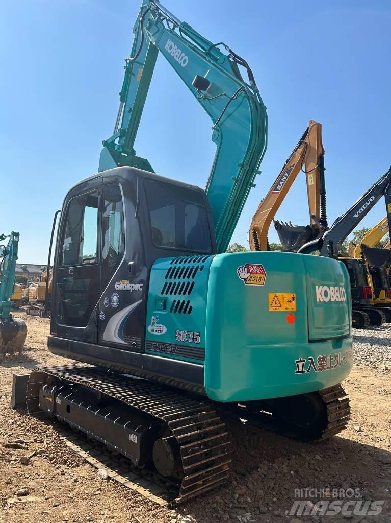 Kobelco SK 75 Mini ekskavatörler, 7 tona dek