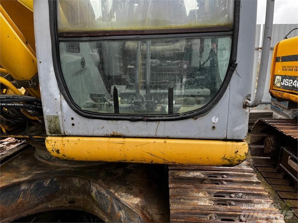 New Holland E 215 Diger