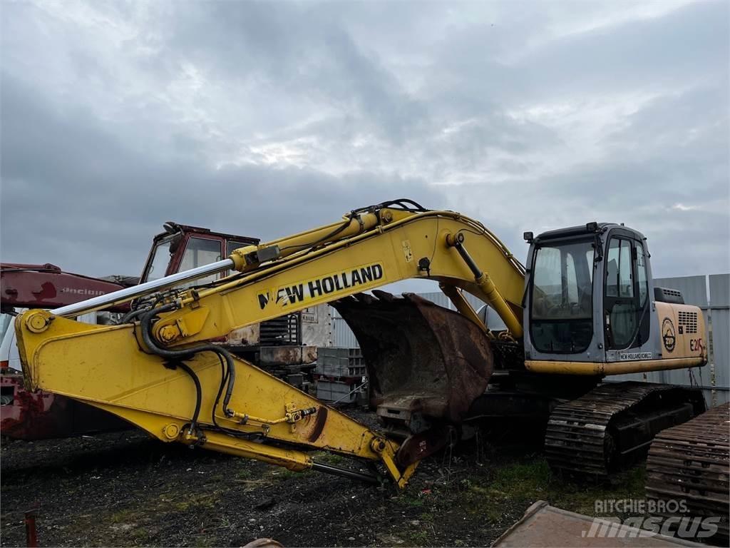 New Holland E 215 Diger