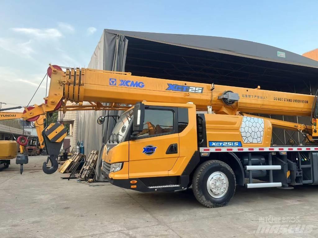 XCMG XCT 25 Yol-Arazi Tipi Vinçler (AT)