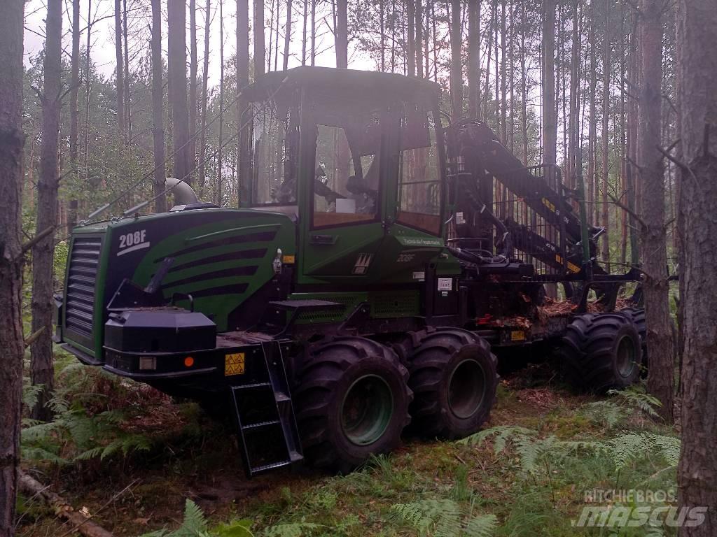 HSM 208 F Tomruk yükleyici traktörler
