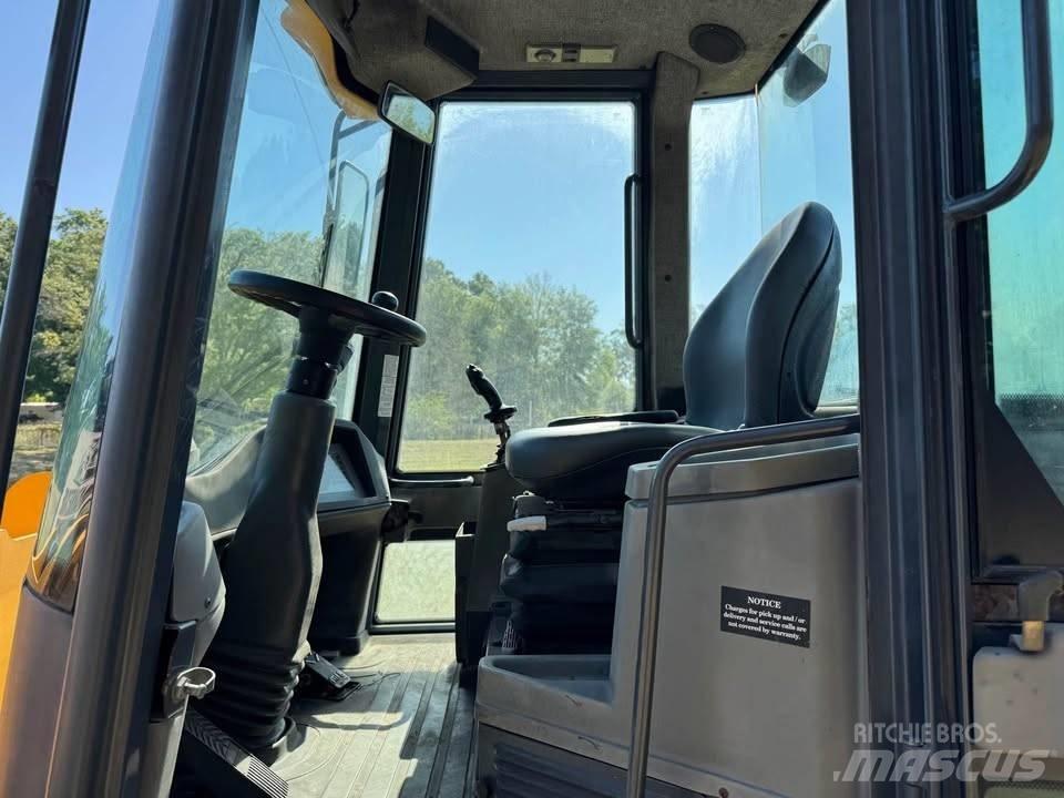 John Deere 244 J Tekerlekli yükleyiciler