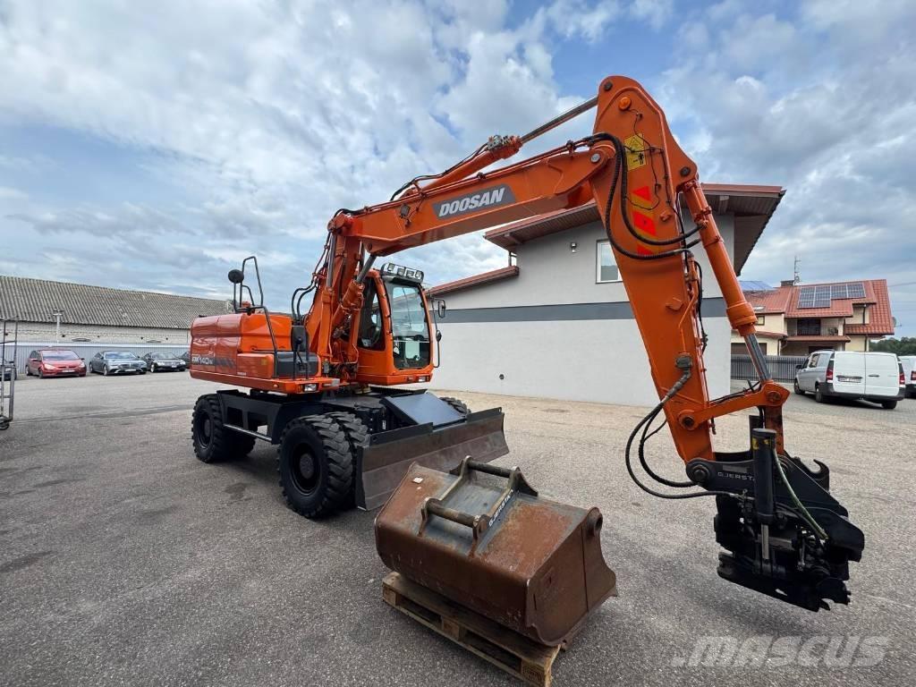 Doosan DX 140 W Lastik tekerli ekskavatörler