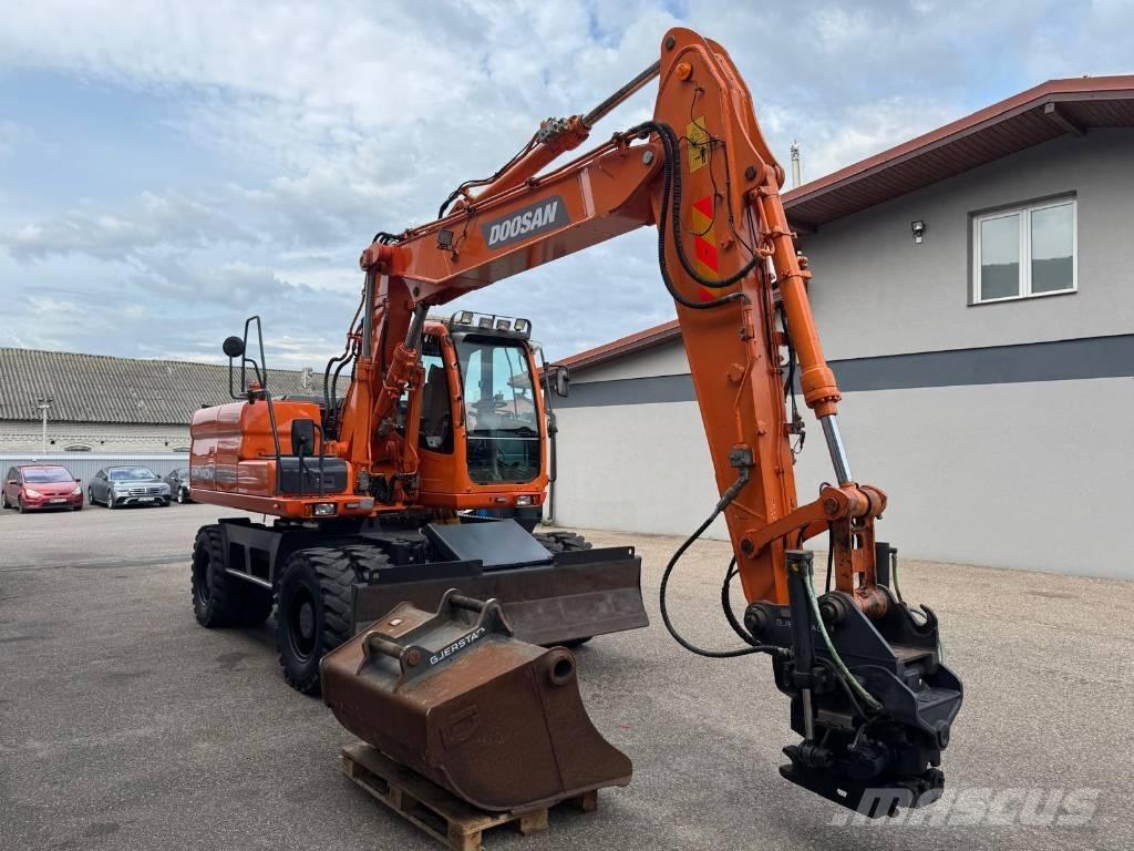 Doosan DX 140 W Lastik tekerli ekskavatörler