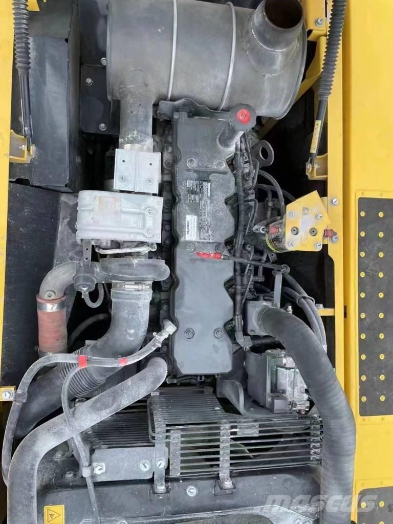 Komatsu PC220-8 Paletli ekskavatörler