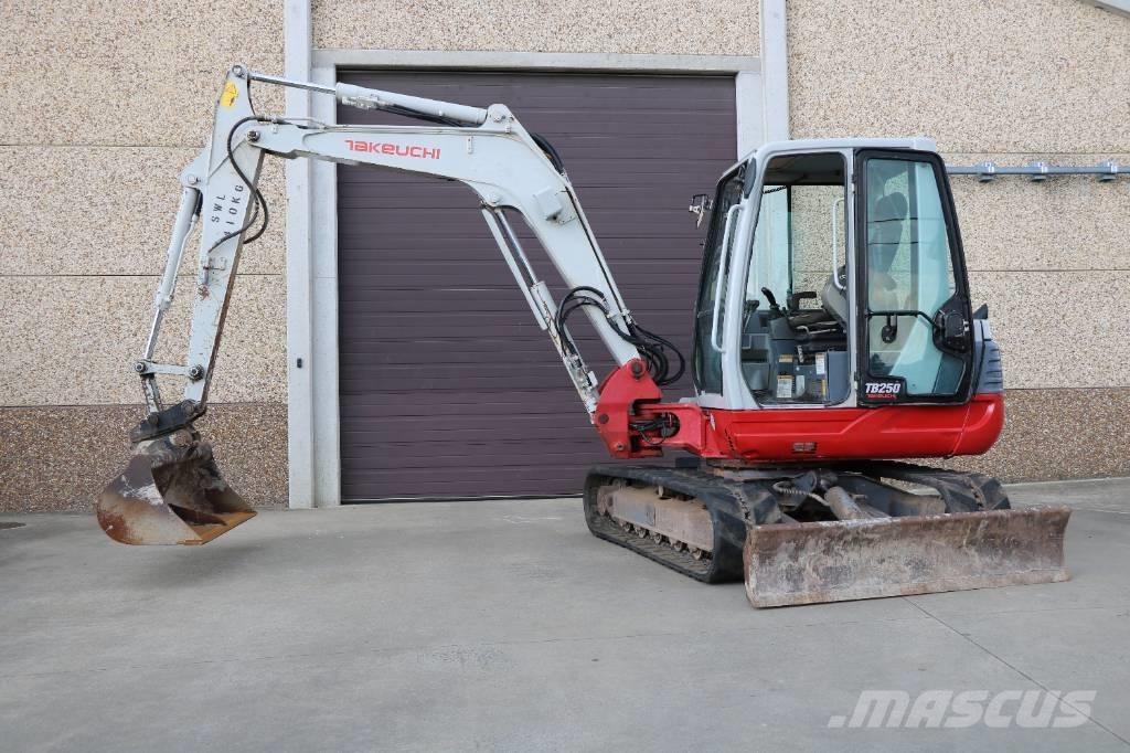 Takeuchi TB 250 Mini ekskavatörler, 7 tona dek