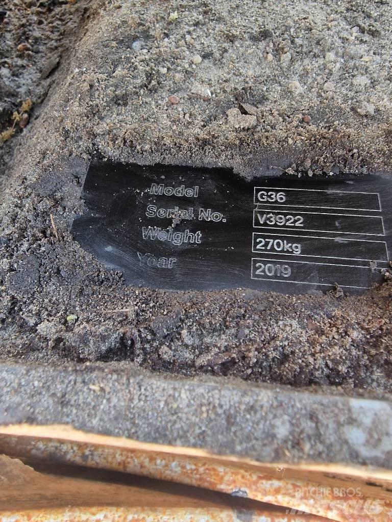 Komatsu G36 Diger