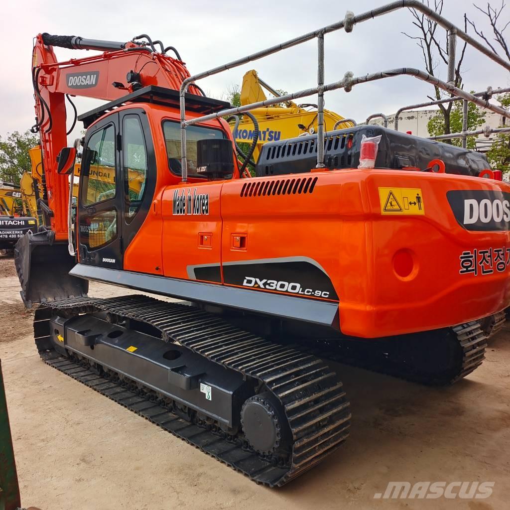Doosan DX 300 Paletli ekskavatörler