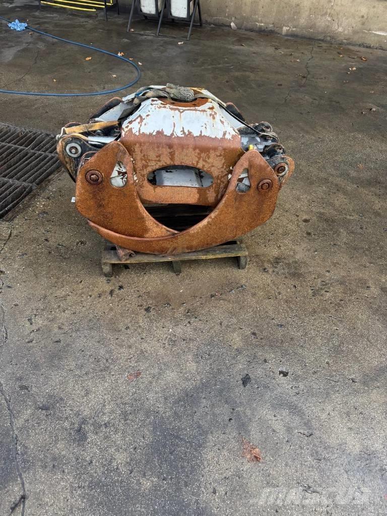 Komatsu G36 Polipler