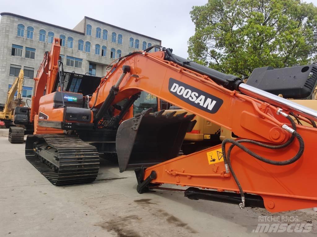 Doosan DX 225 LC Paletli ekskavatörler