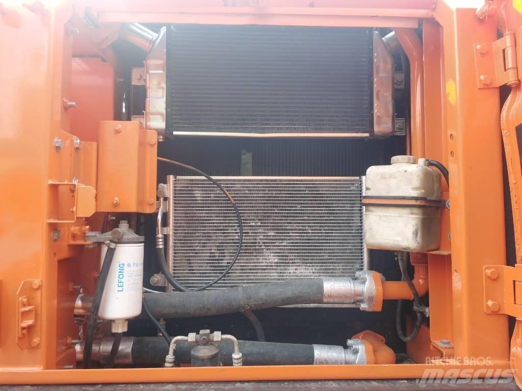 Doosan DX 225 LC Paletli ekskavatörler