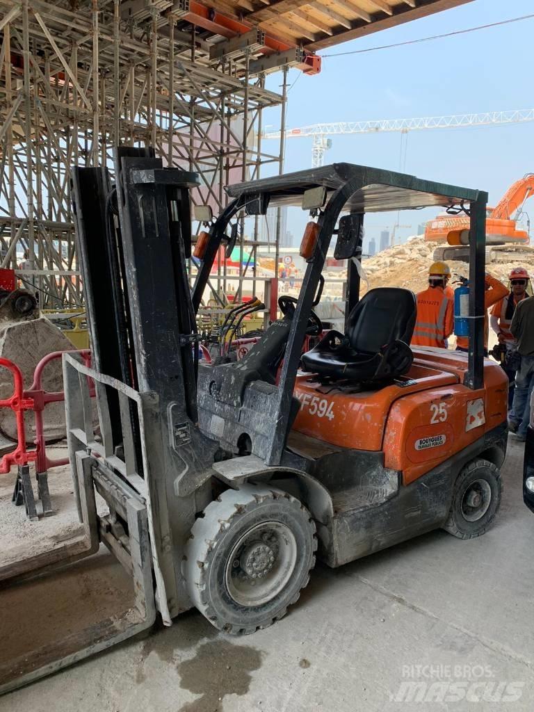 TCM Forklift FD25T4 Dizel forkliftler
