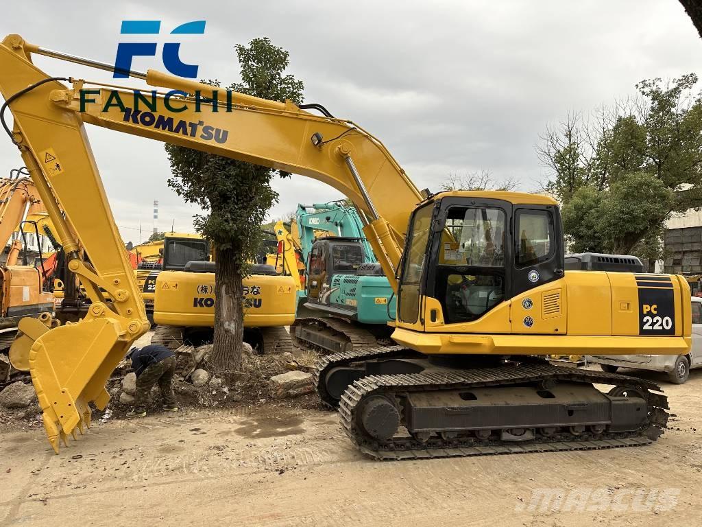 Komatsu PC 220 Paletli ekskavatörler