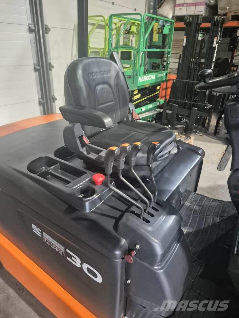 Doosan B 30 X-5 Elektrikli forkliftler