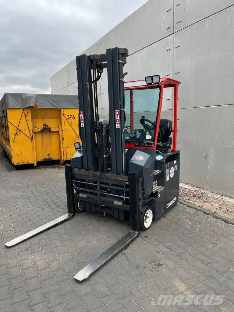 Combilift CBE3000 Sideloader - dört yönlü forkliftler