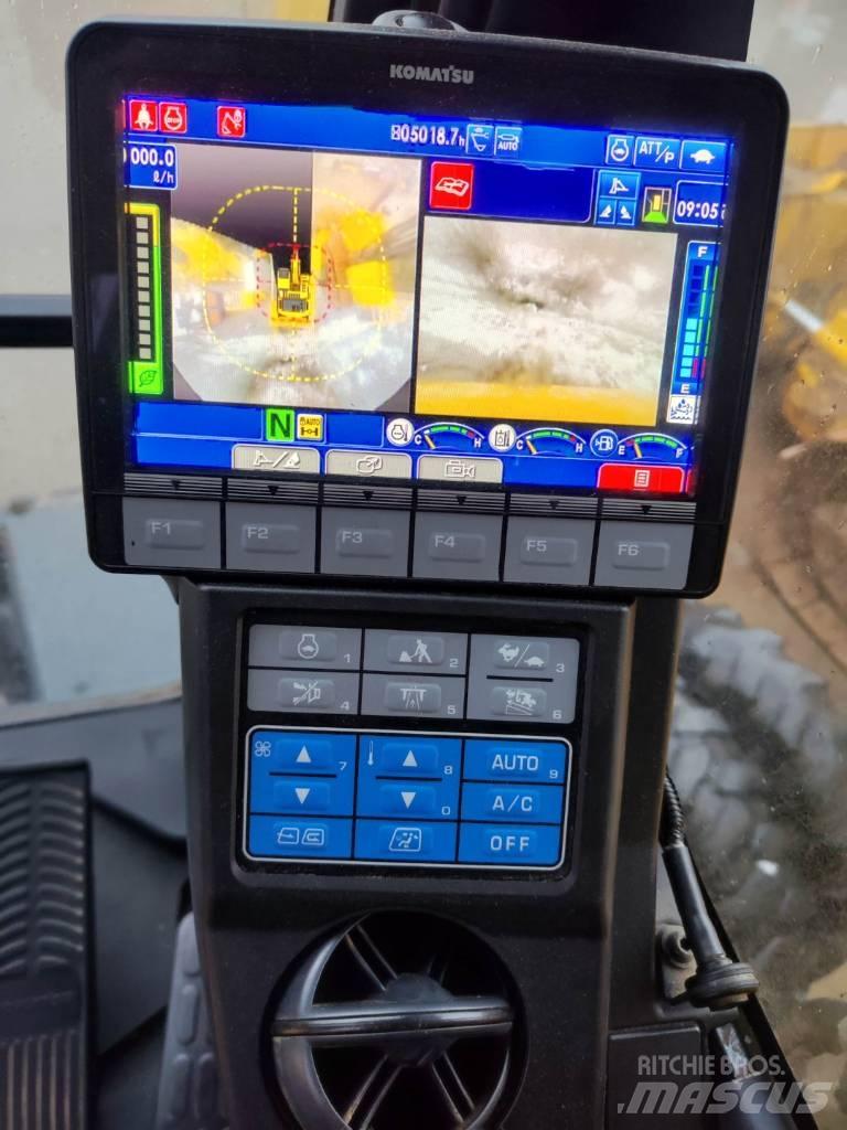 Komatsu PW180-11 Lastik tekerli ekskavatörler