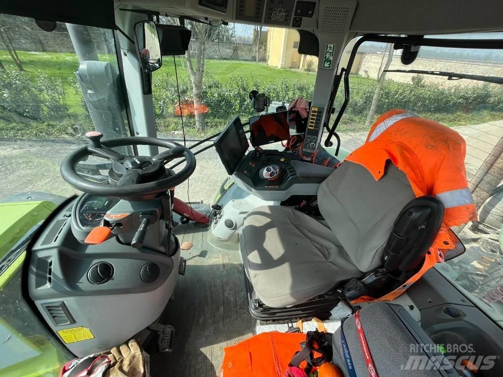 CLAAS Axion 830 Traktörler