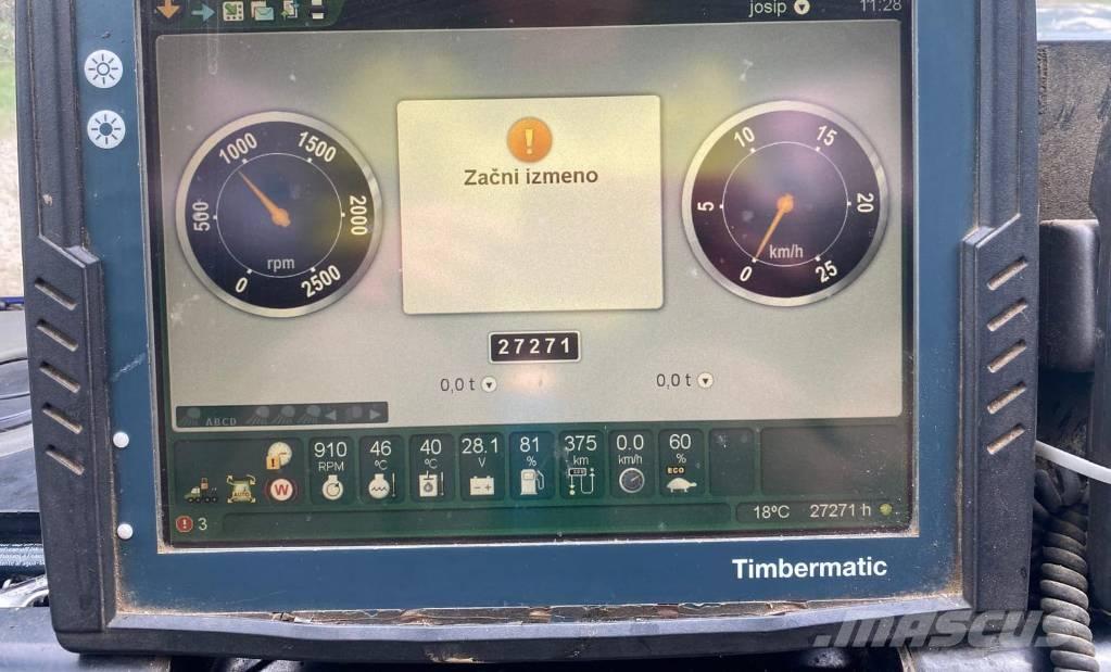 John Deere 1110 E Tomruk yükleyici traktörler