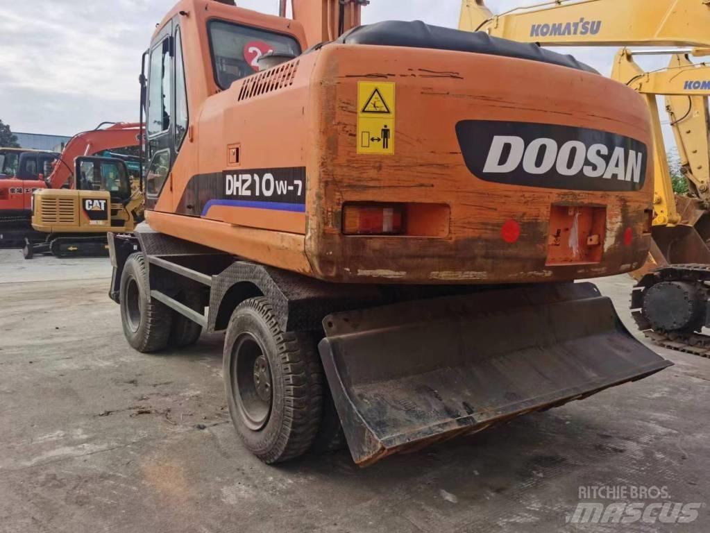 Doosan DH 210 W-7 Lastik tekerli ekskavatörler