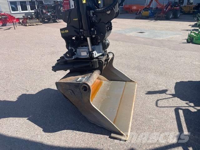Atlas 185 W Lastik tekerli ekskavatörler