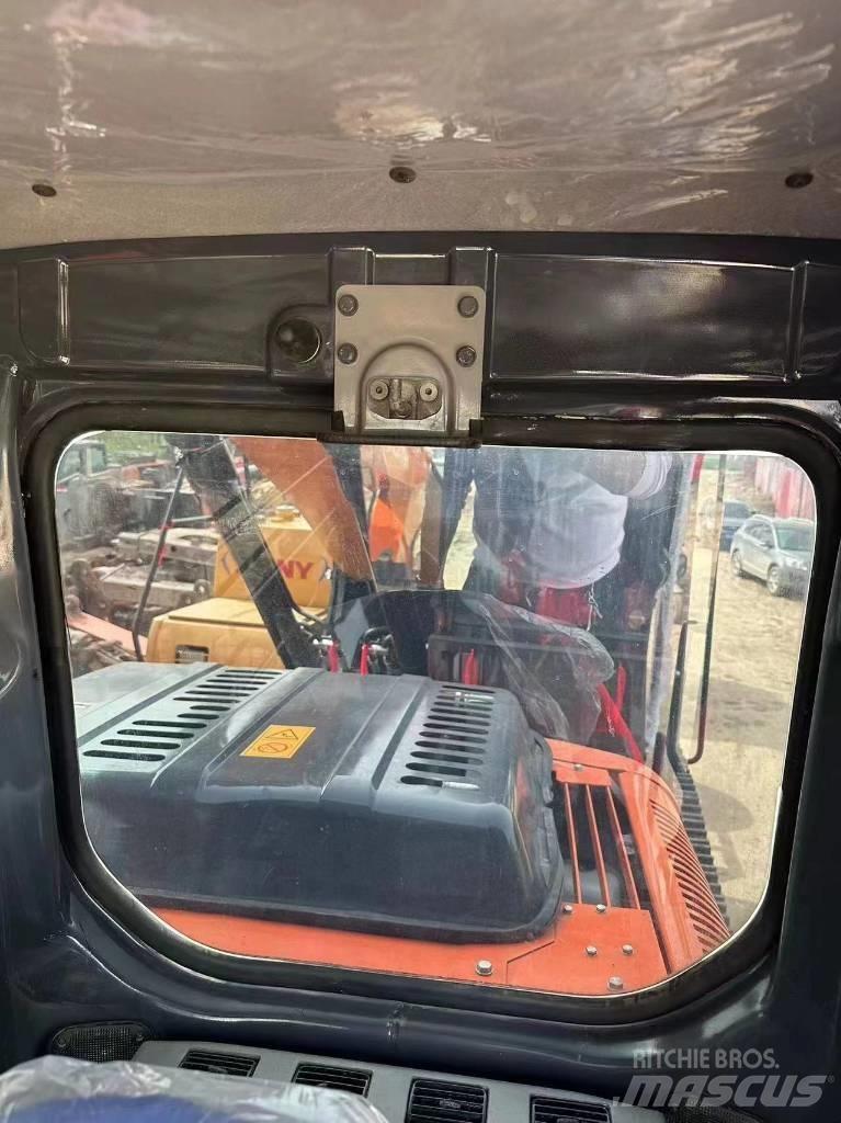 Hitachi 130 Paletli ekskavatörler