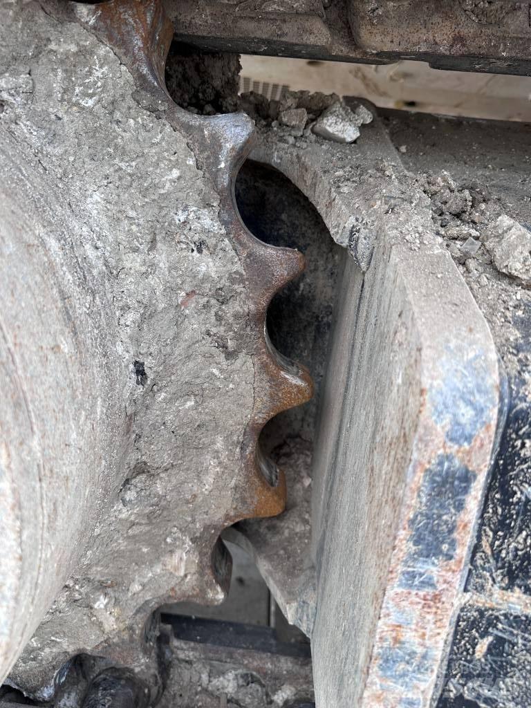 CAT 323 Paletli ekskavatörler
