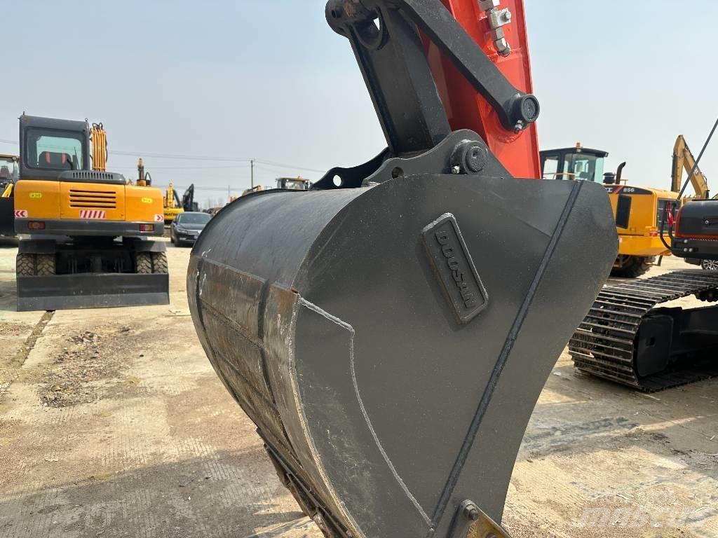 Doosan DX 225LC-9C Paletli ekskavatörler