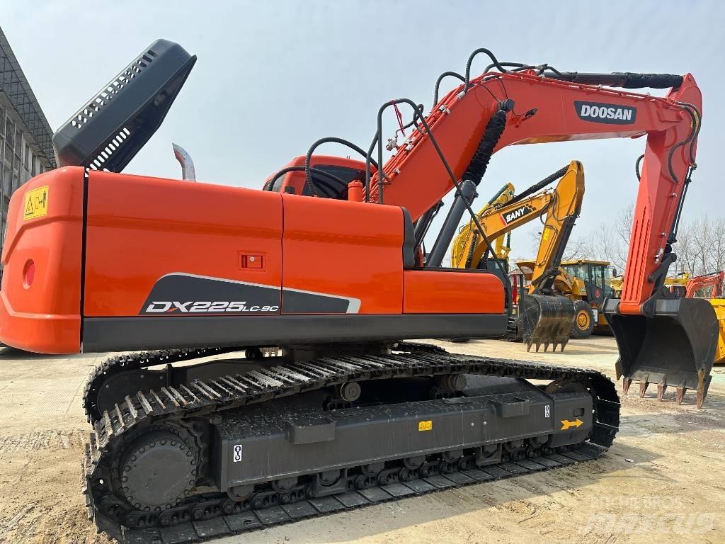 Doosan DX 225LC-9C Paletli ekskavatörler
