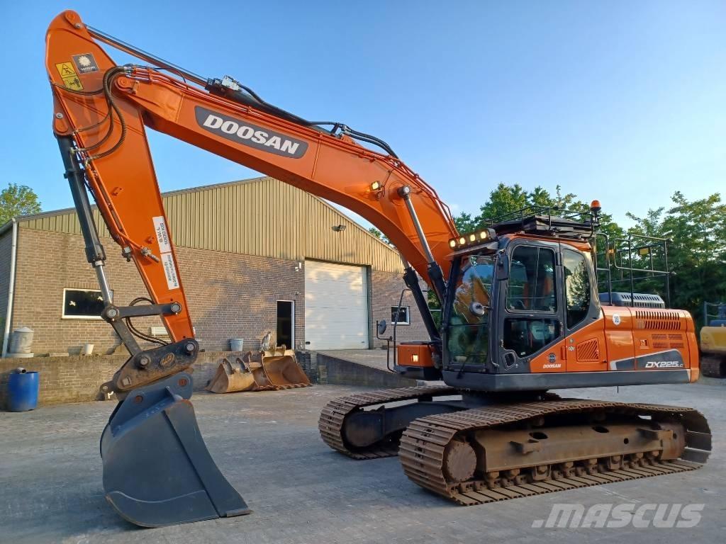 Doosan DX 225 LC-5 Paletli ekskavatörler