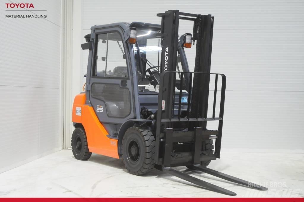 Toyota 02-8 FGF 25 LPG'li forkliftler