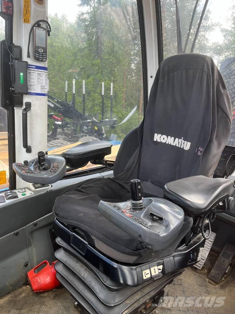Komatsu 895 Tomruk yükleyici traktörler