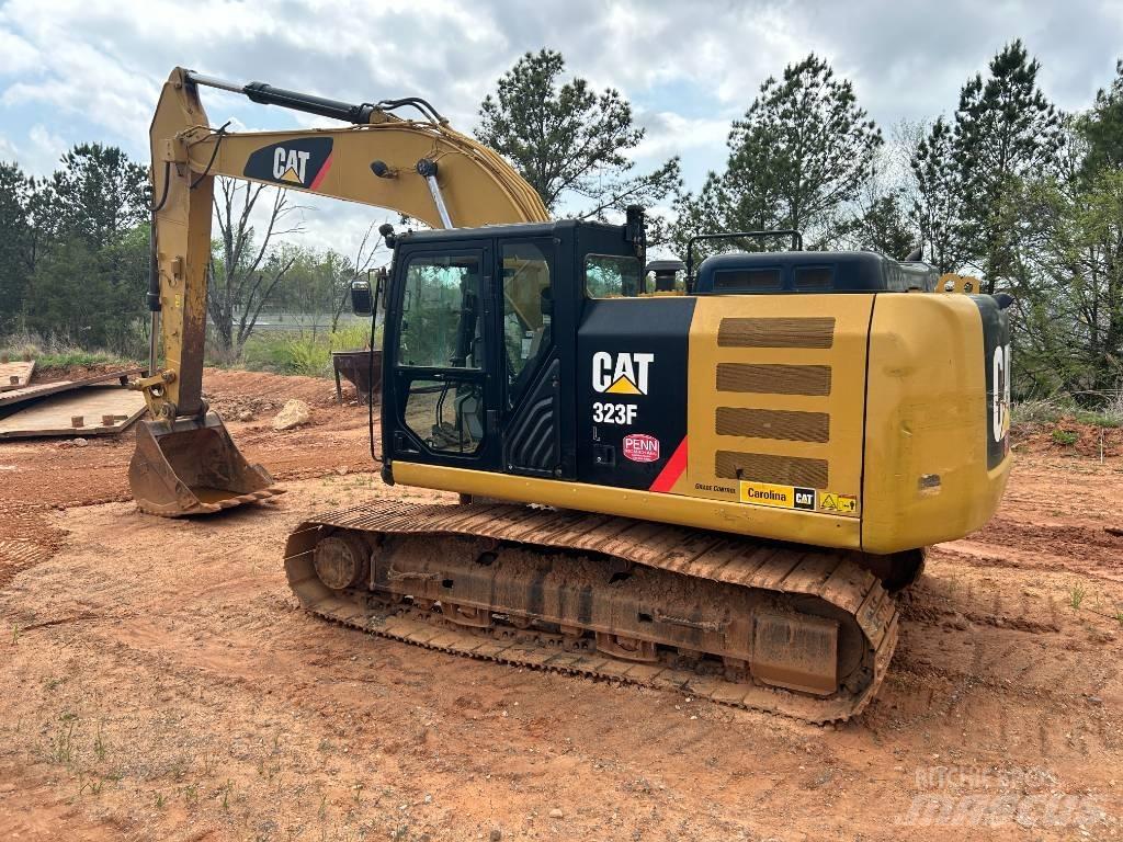 CAT 323FL Paletli ekskavatörler