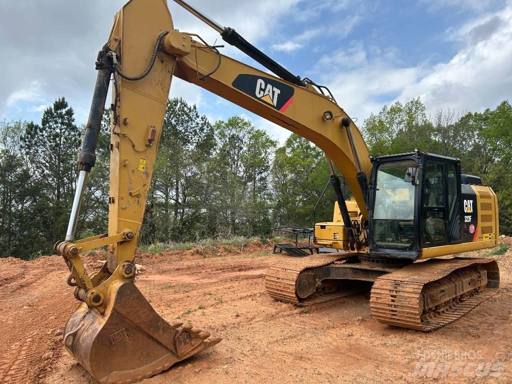CAT 323FL Paletli ekskavatörler