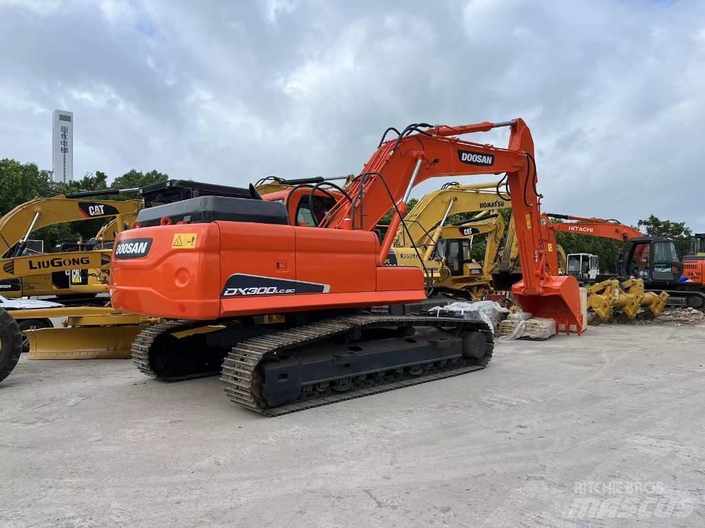 Doosan DX 300 Paletli ekskavatörler