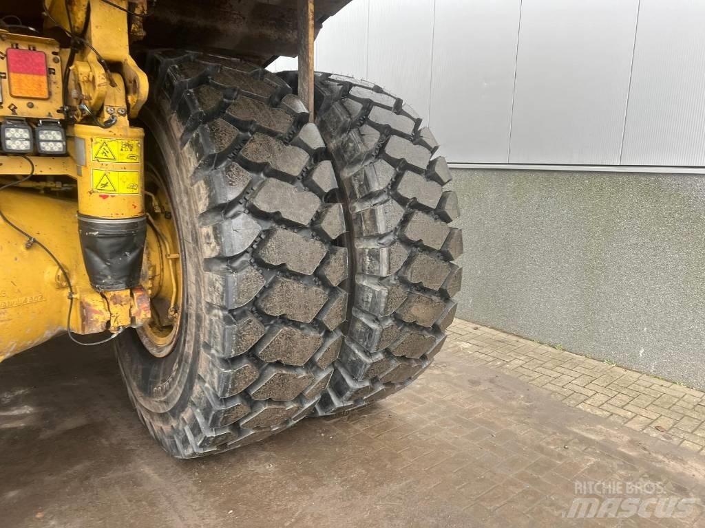 CAT 775 G Yol disi kaya kamyonu