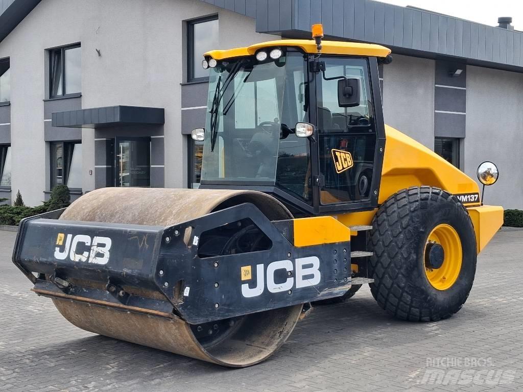 JCB VM 137 Tek tamburlu silindirler