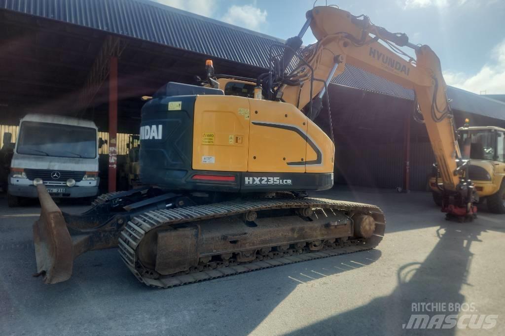 Hyundai HX 235 LCR Paletli ekskavatörler