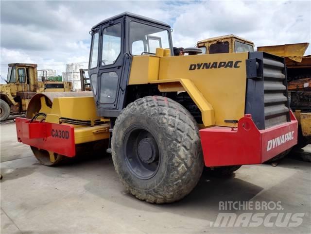 Dynapac CA 30 D Tek tamburlu silindirler