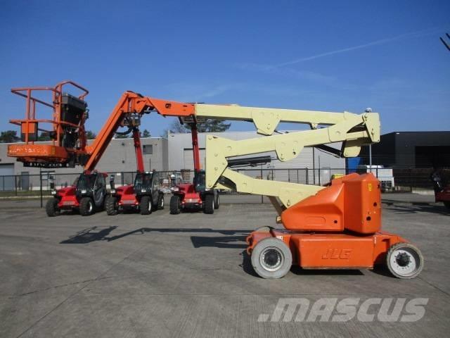JLG E400 AJPN (817) Kompakt kendinden tahrikli personel platformları