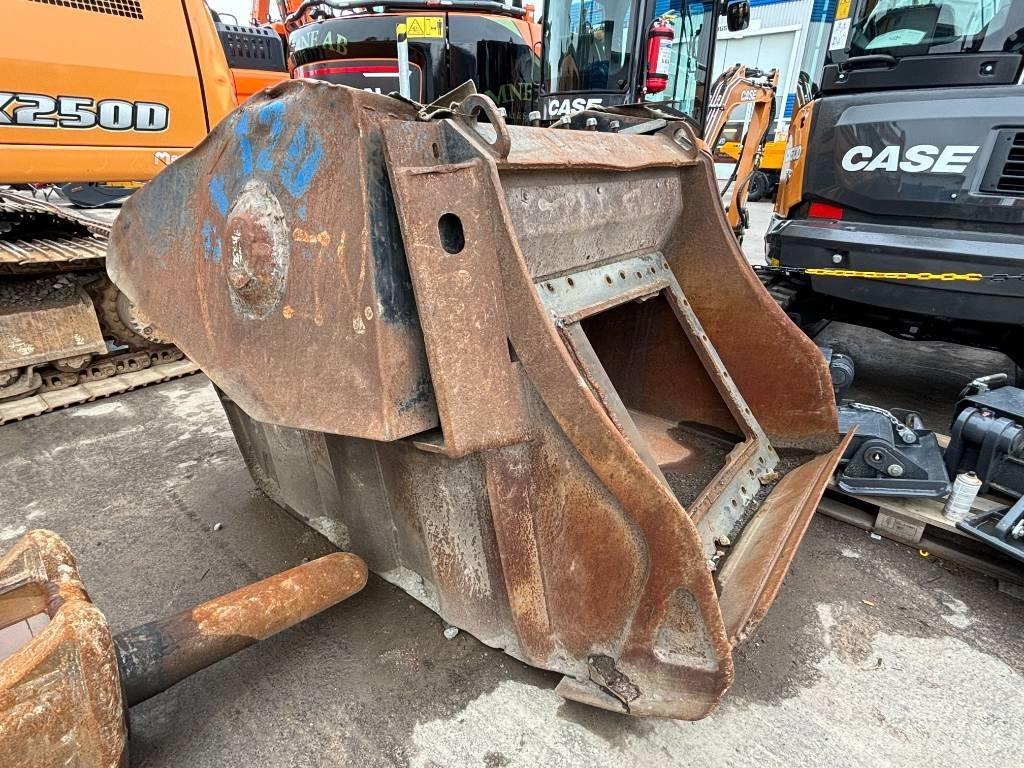 MB Crusher 120 Kırıcı kepçeler