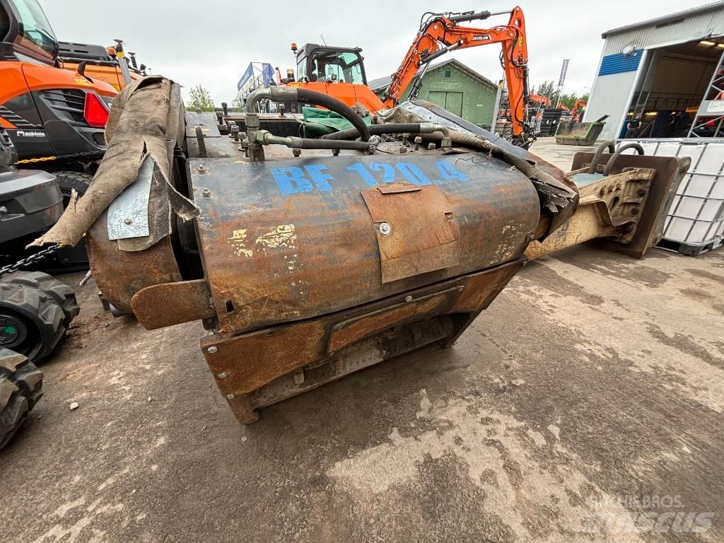 MB Crusher 120 Kırıcı kepçeler