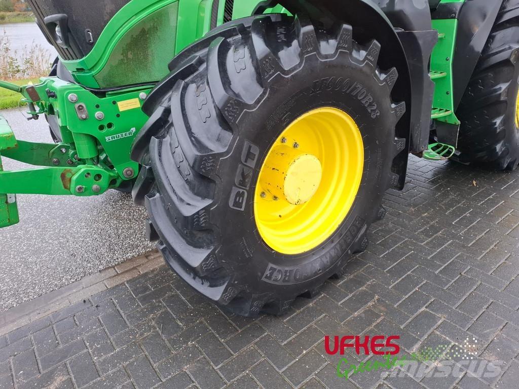 John Deere 6215 R Traktörler