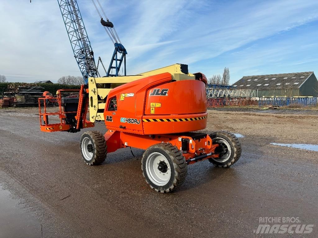 JLG EC 450 AJ Körüklü personel platformları