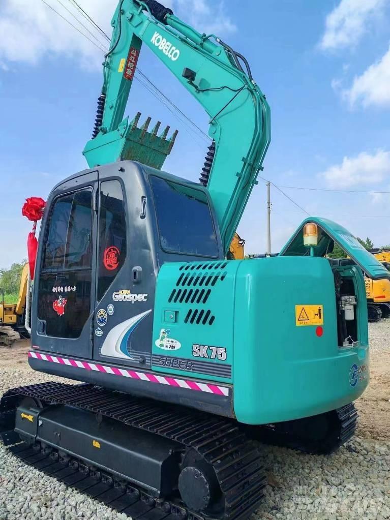 Kobelco SK 75 Paletli ekskavatörler