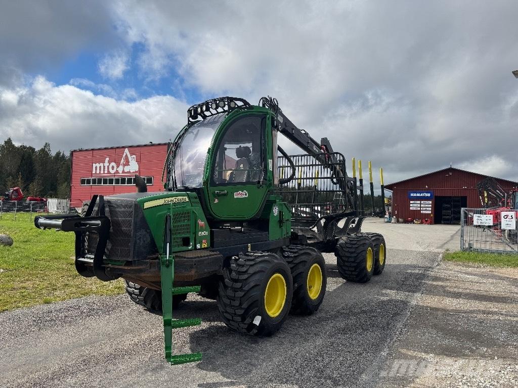 John Deere 810 E Tomruk yükleyici traktörler
