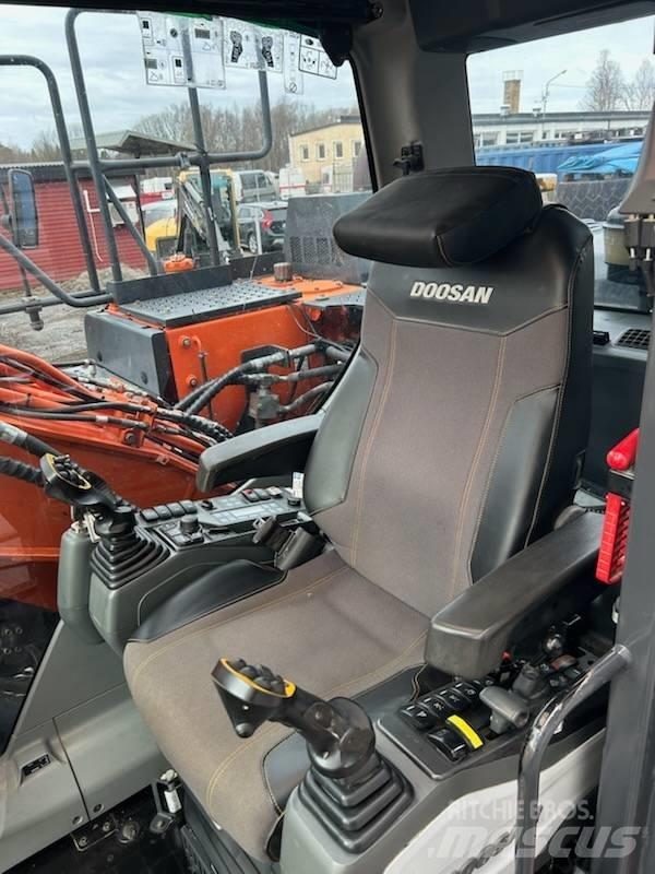 Doosan DX 170 W Lastik tekerli ekskavatörler