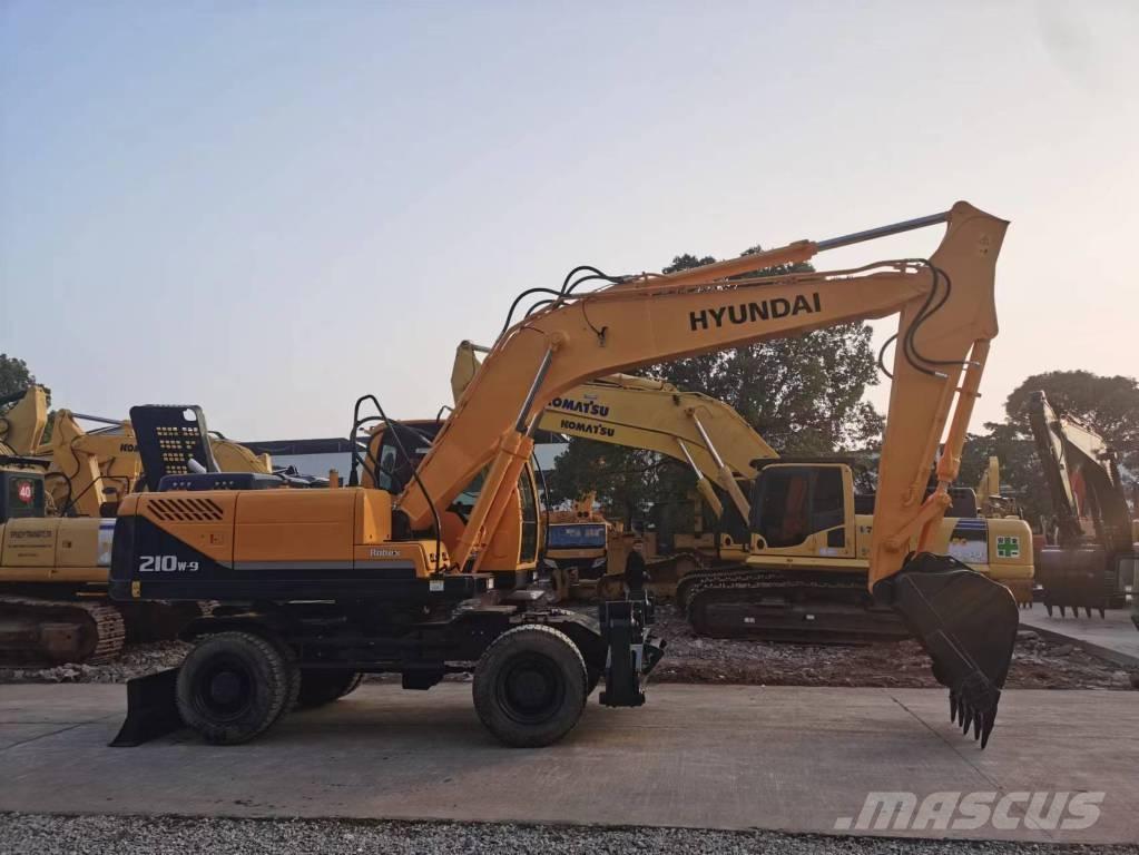 Hyundai R210W-7 Lastik tekerli ekskavatörler